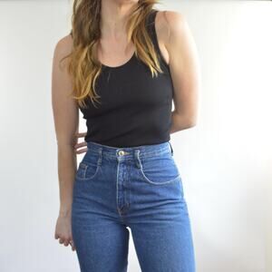 27 x 27.5 dark wash vintage 90’s forenza raw hem straight legs